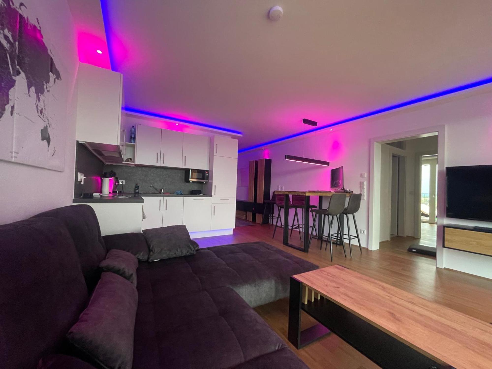 Appartamento 100 Qm Penthouse, Self-Check-In, 2 Parkplaetze Graz Esterno foto
