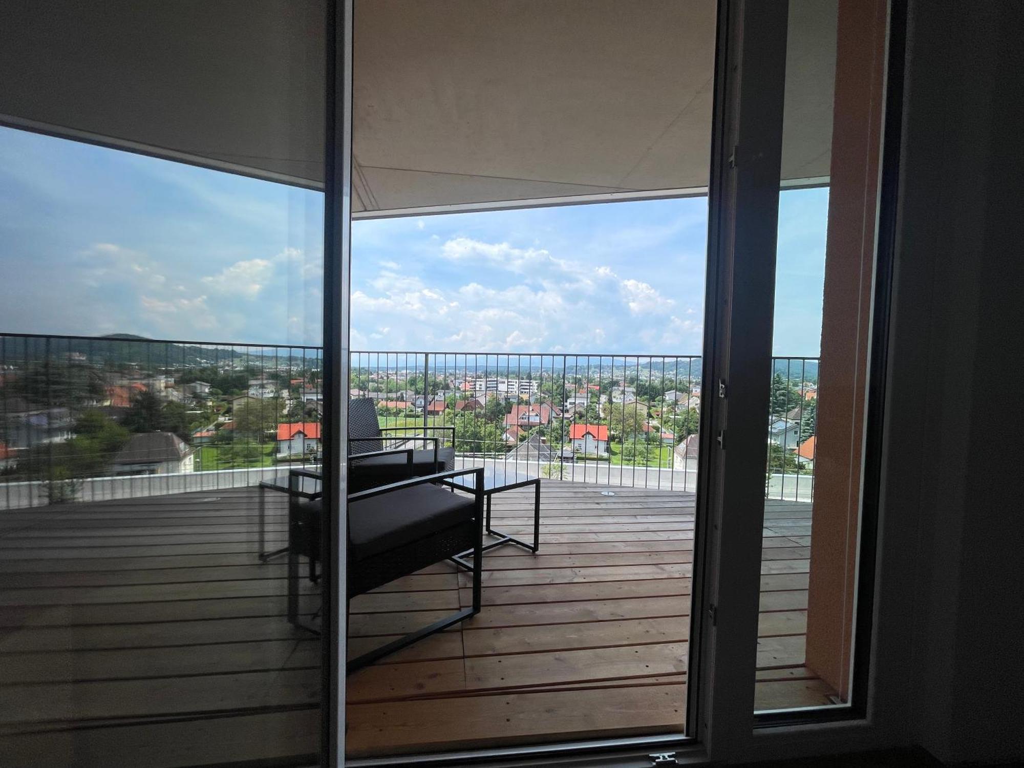 Appartamento 100 Qm Penthouse, Self-Check-In, 2 Parkplaetze Graz Esterno foto