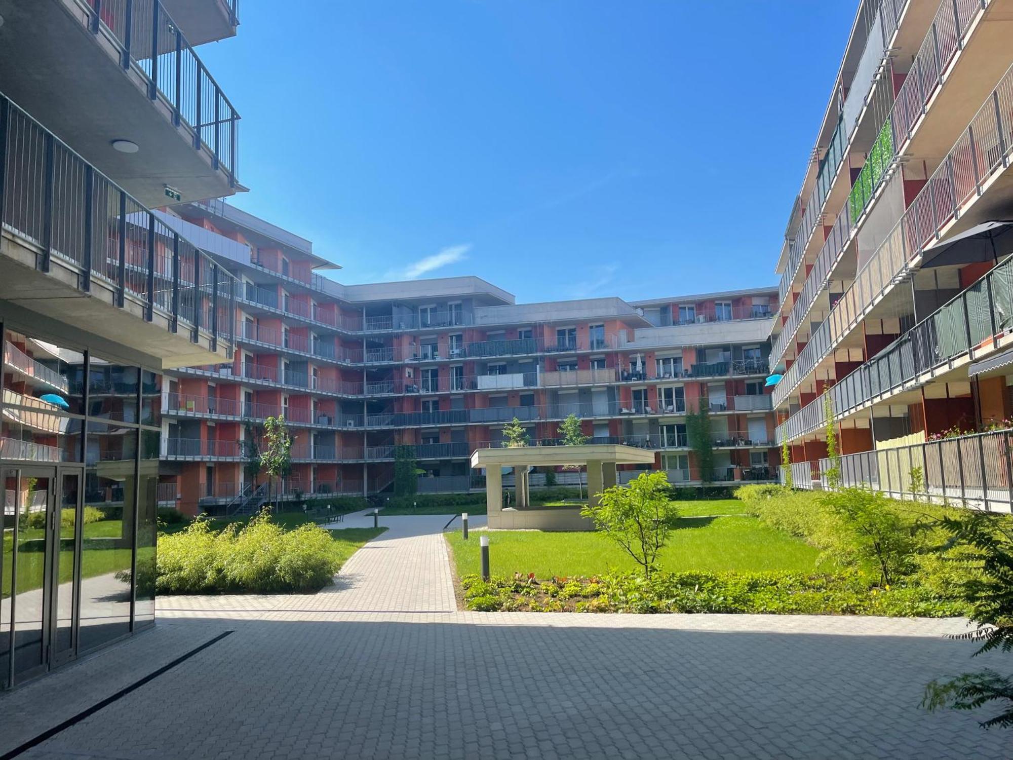 Appartamento 100 Qm Penthouse, Self-Check-In, 2 Parkplaetze Graz Esterno foto