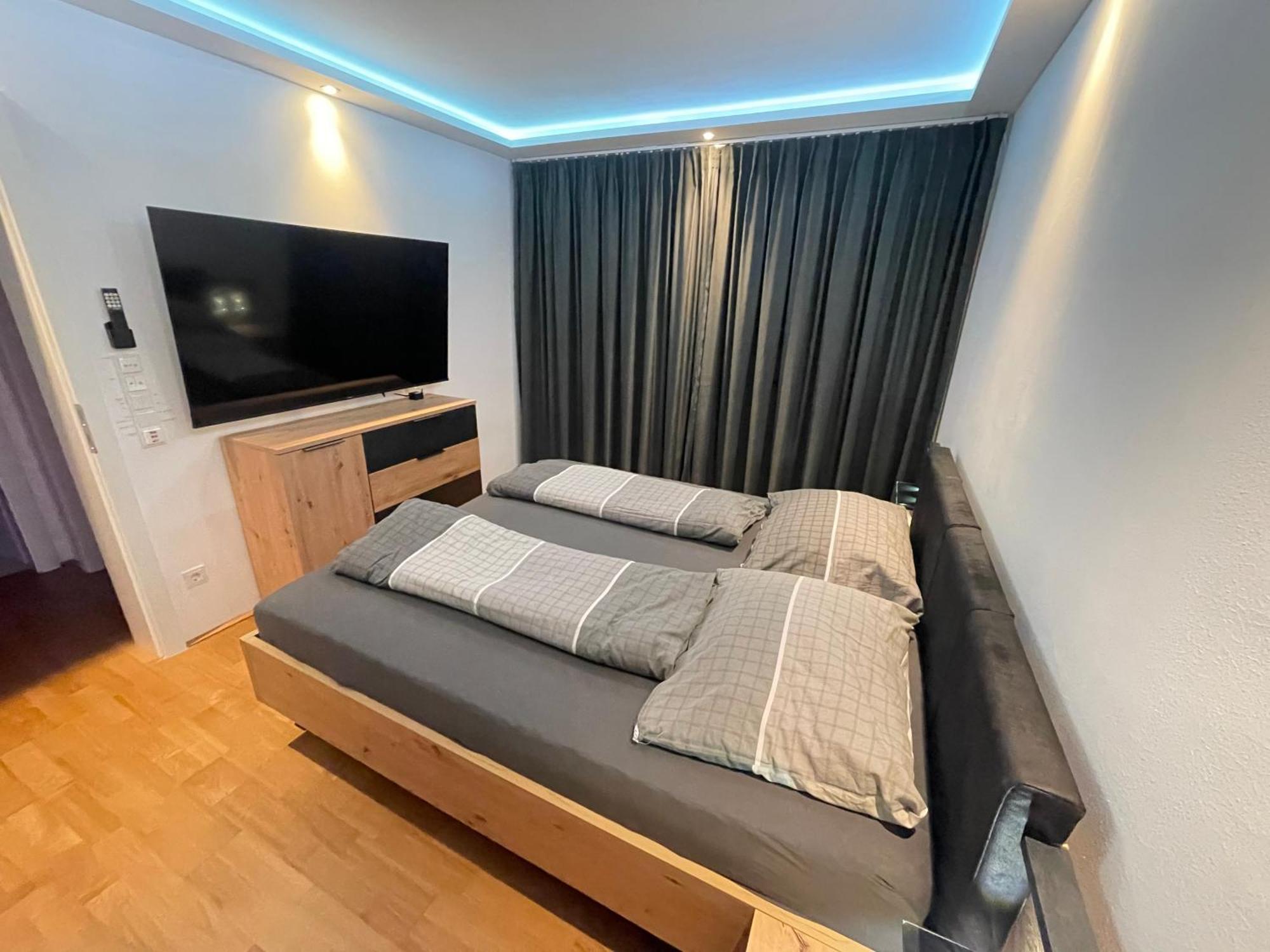 Appartamento 100 Qm Penthouse, Self-Check-In, 2 Parkplaetze Graz Esterno foto