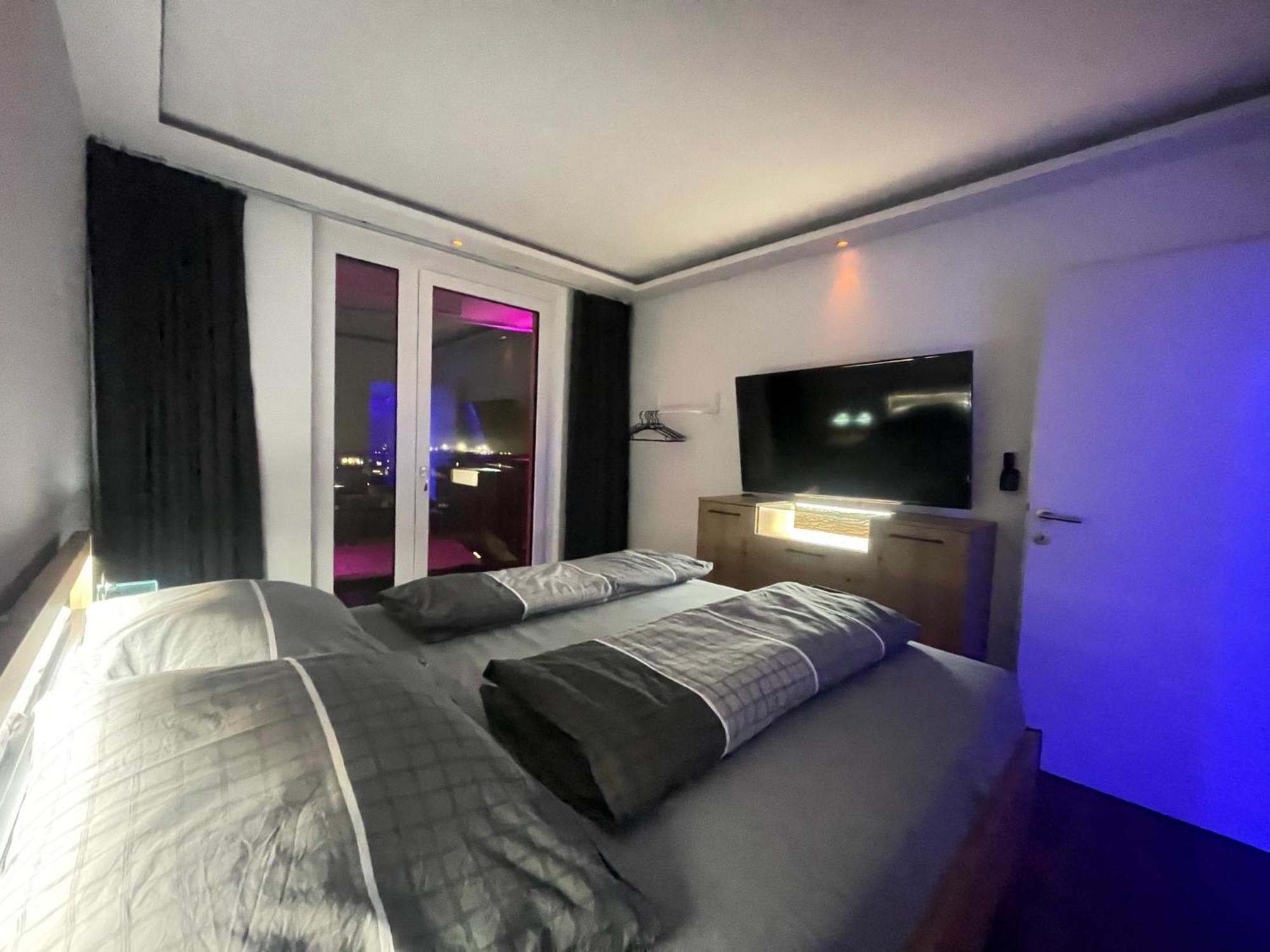 Appartamento 100 Qm Penthouse, Self-Check-In, 2 Parkplaetze Graz Esterno foto