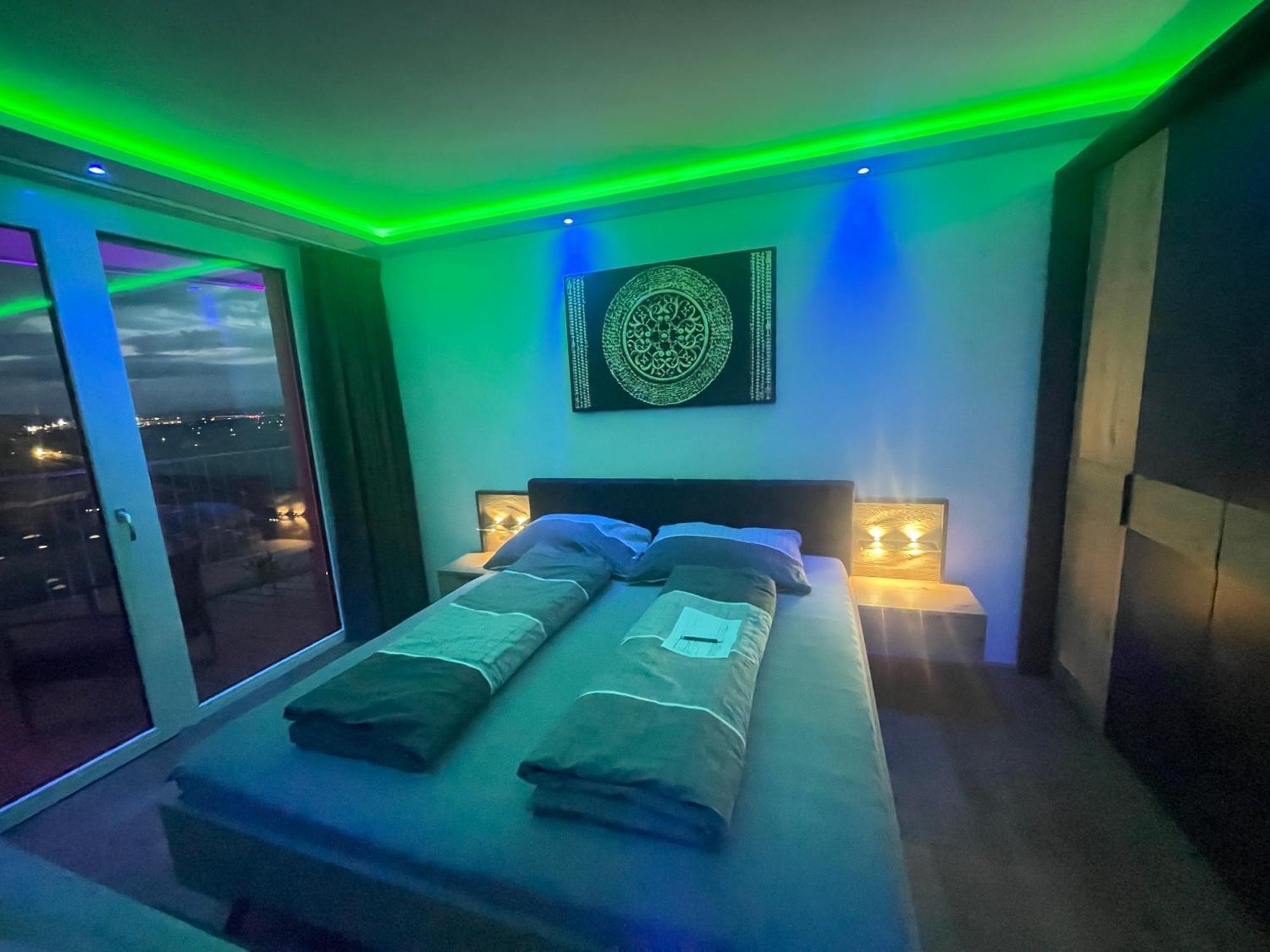 Appartamento 100 Qm Penthouse, Self-Check-In, 2 Parkplaetze Graz Esterno foto