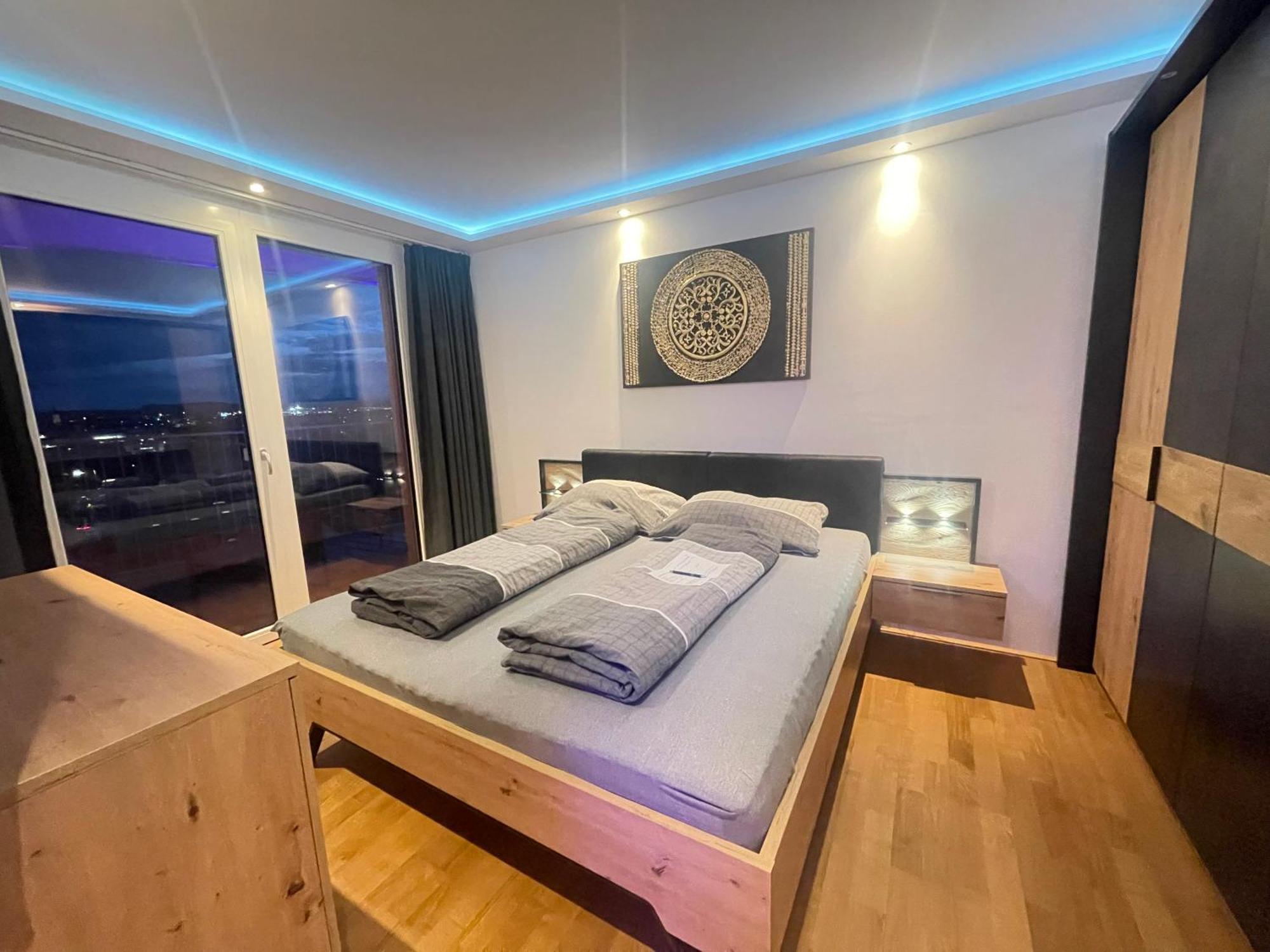 Appartamento 100 Qm Penthouse, Self-Check-In, 2 Parkplaetze Graz Esterno foto