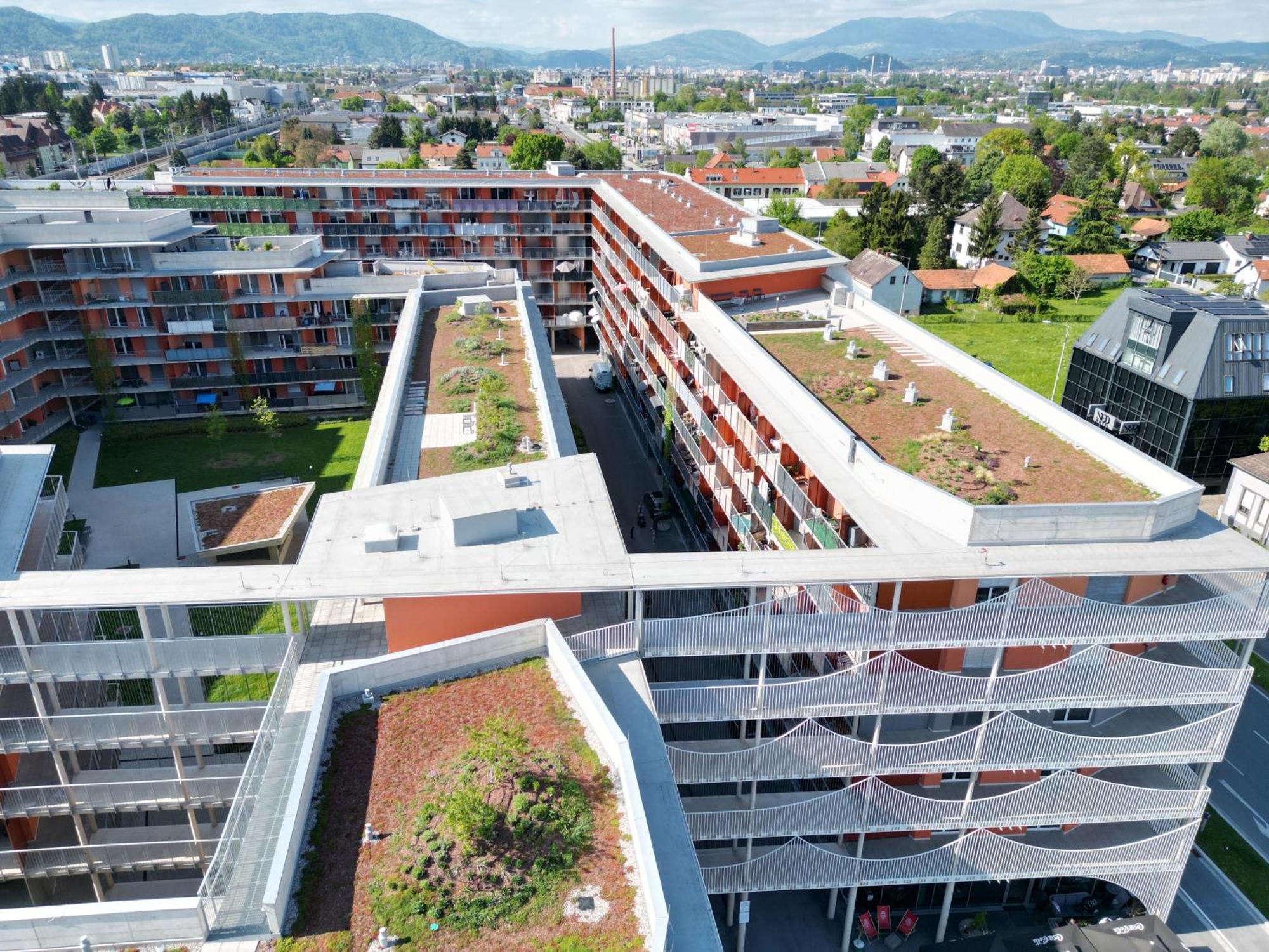 Appartamento 100 Qm Penthouse, Self-Check-In, 2 Parkplaetze Graz Esterno foto