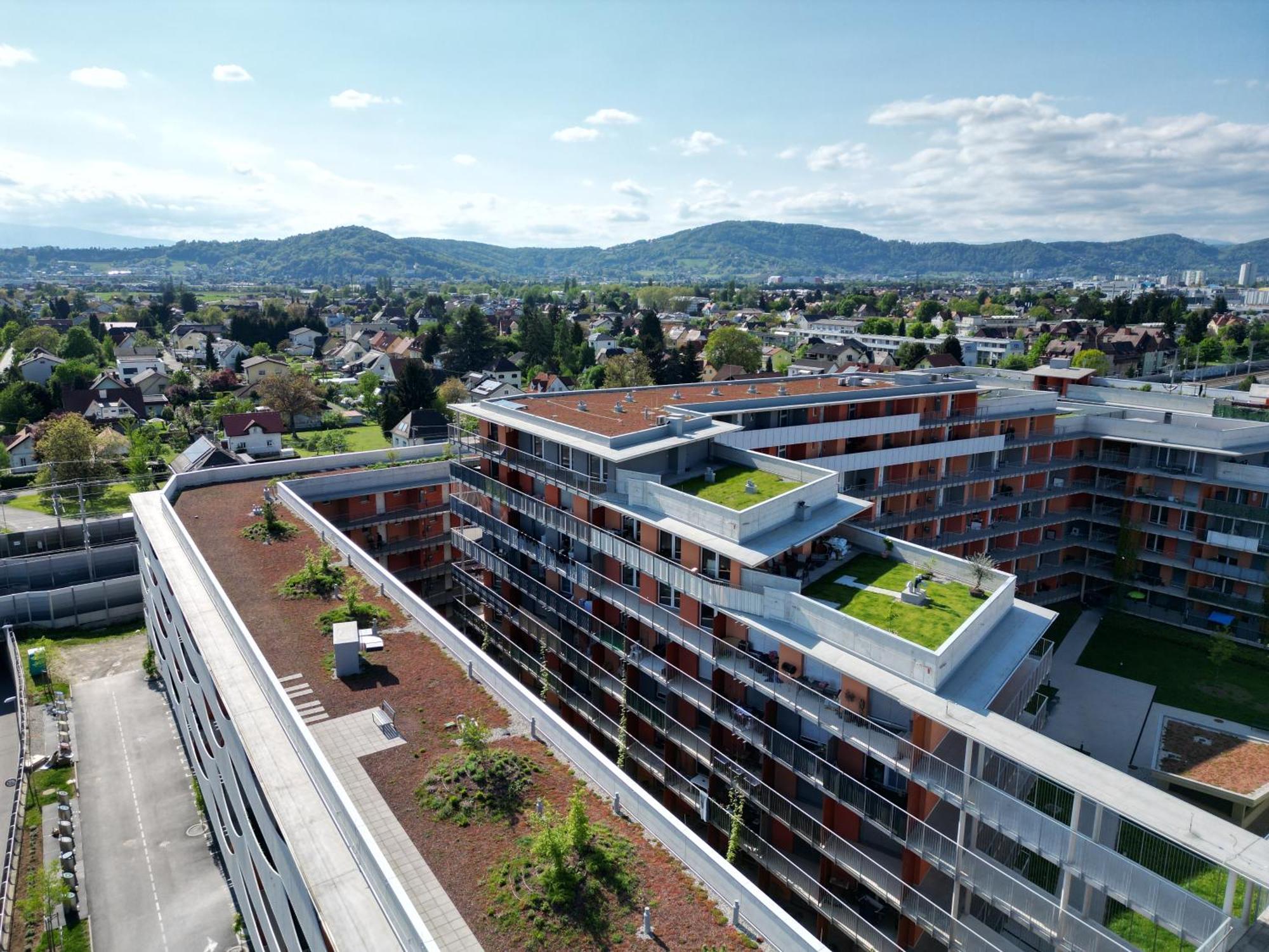 Appartamento 100 Qm Penthouse, Self-Check-In, 2 Parkplaetze Graz Esterno foto